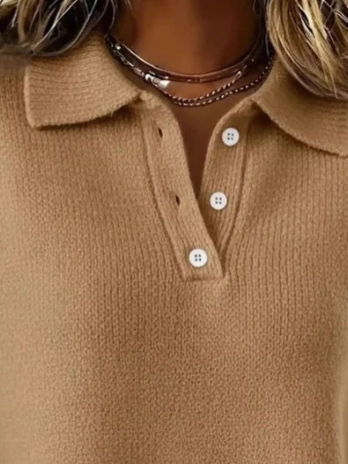 Jersey de hombros caídos con botones talla grande - Detalle botones