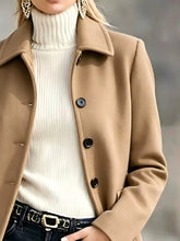 Abrigo Largo con Botones - detalle botones frontales