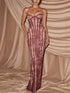 Vestido maxi sin tirantes con cordones en color burdeos con encaje y forro, ideal para ocasiones especiales.
