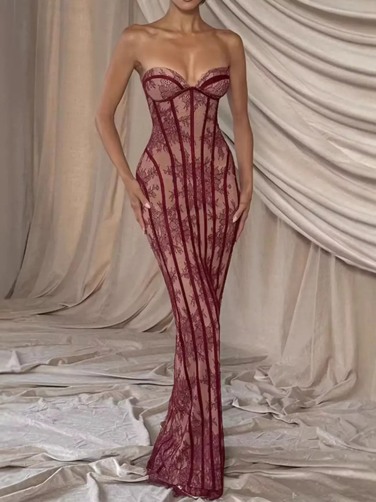 Vestido Maxi sin Tirantes con Cordones en la Espalda, diseño de encaje atractivo y ligeramente elástico.