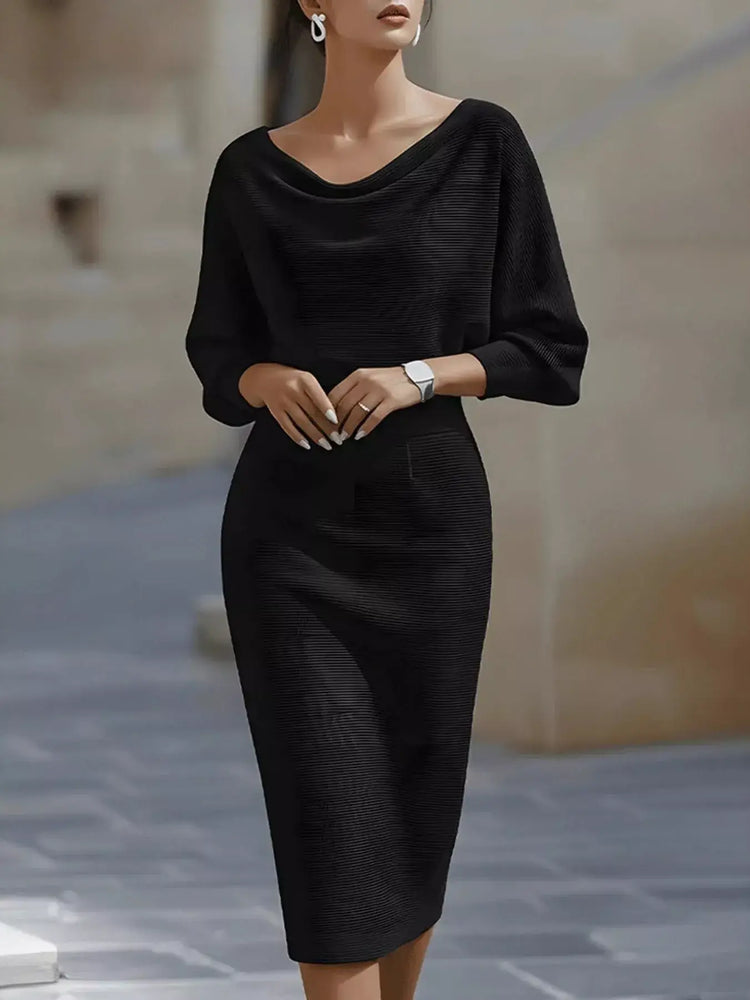 Vestido bodycon cuello halter negro, estilo básico y ligeramente elástico, perfecto para cualquier ocasión.
